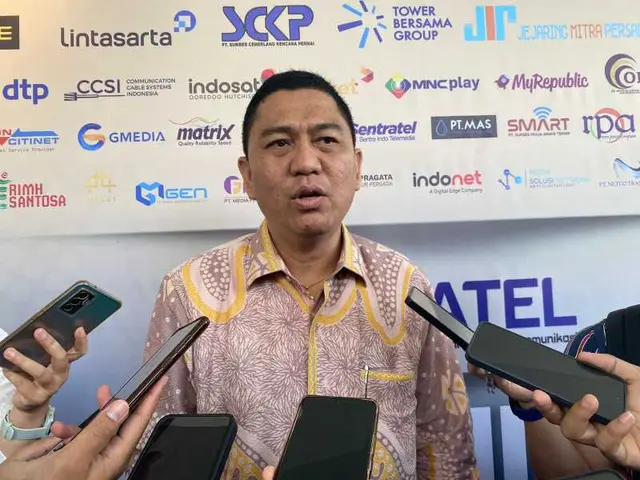 Mengupas Tantangan Rendahnya Penetrasi Kabel Serat Optik di Indonesia